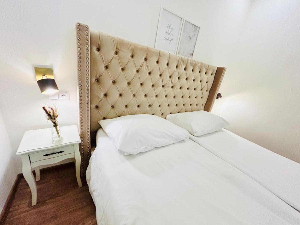 New Luxury Style In Apartment Prag